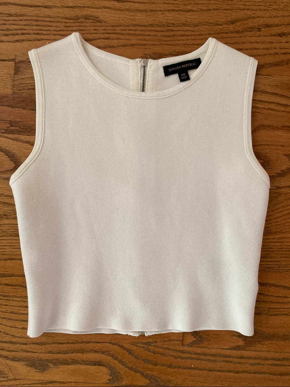 Banana Republic Cropped Sleeveless Knit Shell Top